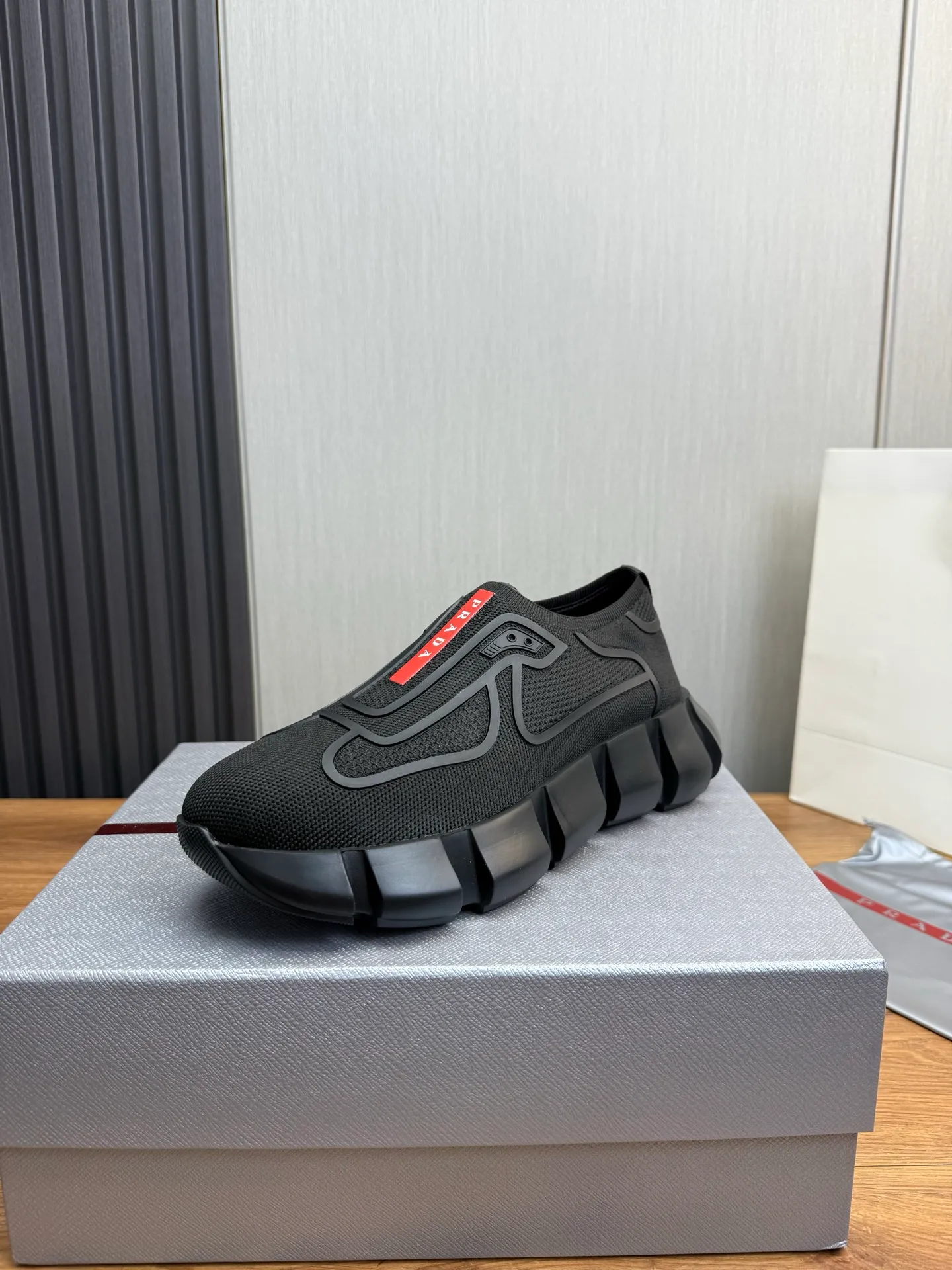 Men's shoes 💰580💰 [PRADA] Popular men's shoes shipped 👏Official website synchronized ⬆️Original fly-woven fabric + cowhide lining, 1⃣️:1⃣️reproduction, original sole, 38-45 (45. Customized, non-refundable)